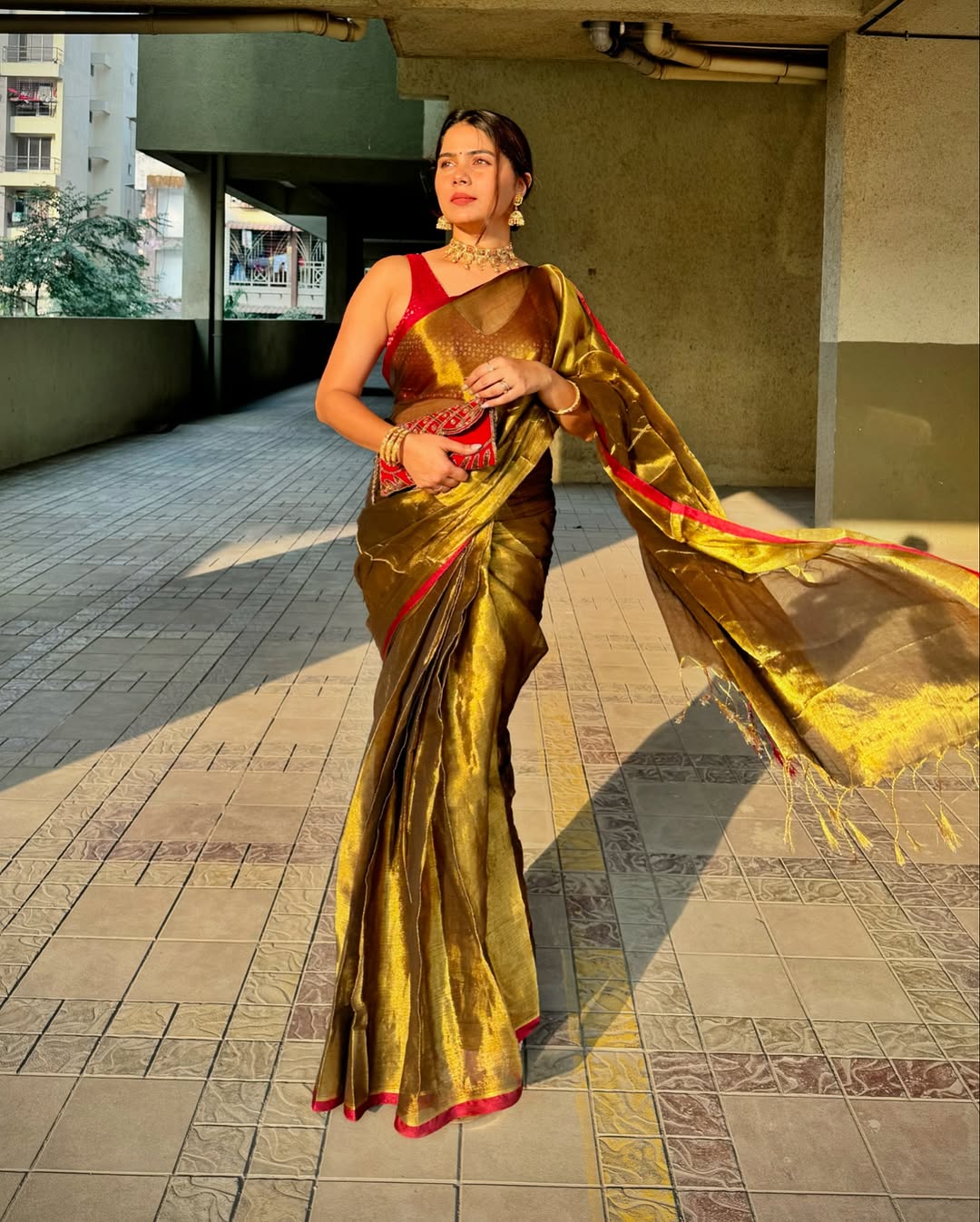 SWARNA RAGINI – GOLD TISSUE SAREE