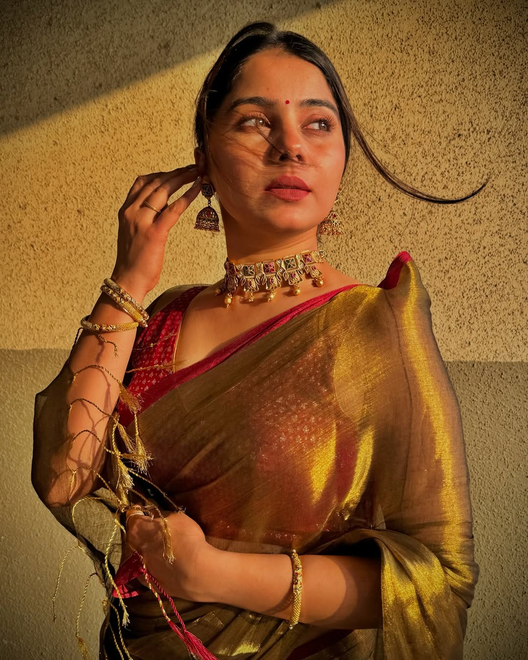 SWARNA RAGINI – GOLD TISSUE SAREE