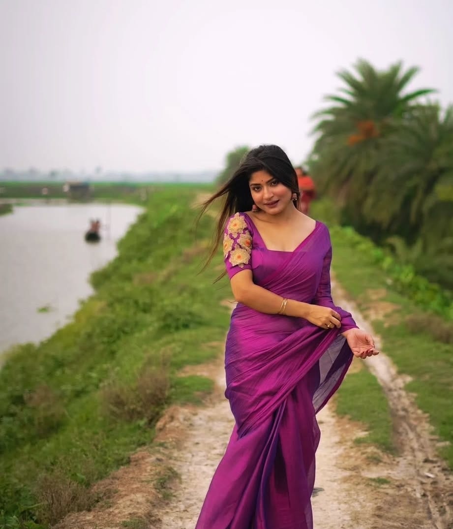 RAAGA DARK PINK HANDLOOM TISSUE SAREE